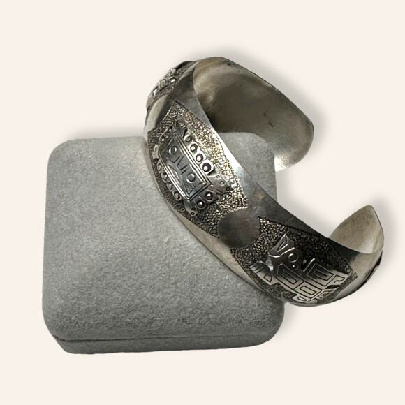 Mexican / Aztec 900 silver cuff bracelet - Picture 8 of 14